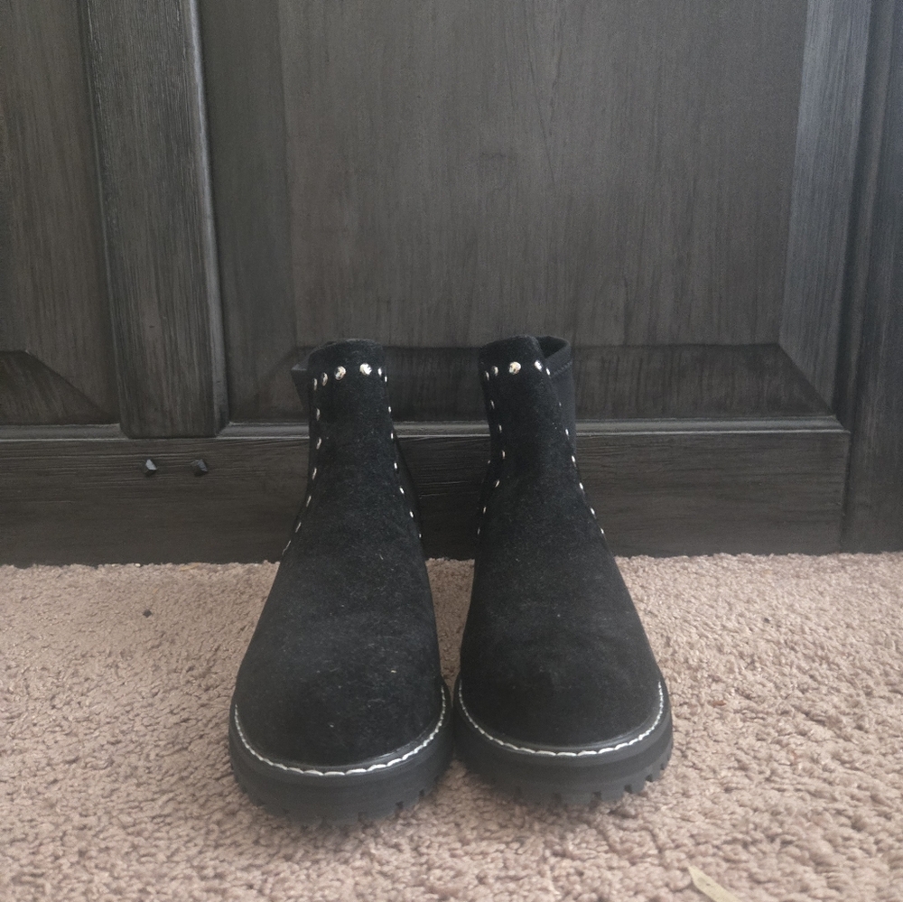 NWOT SEVEN7 BOOTS